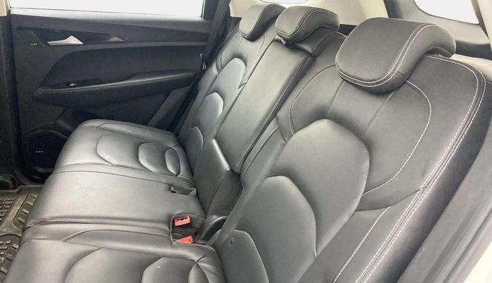 2019 MG HECTOR SHARP 1.5 DCT PETROL, Petrol, Automatic, 57,709 km, Right Side Rear Door Cabin