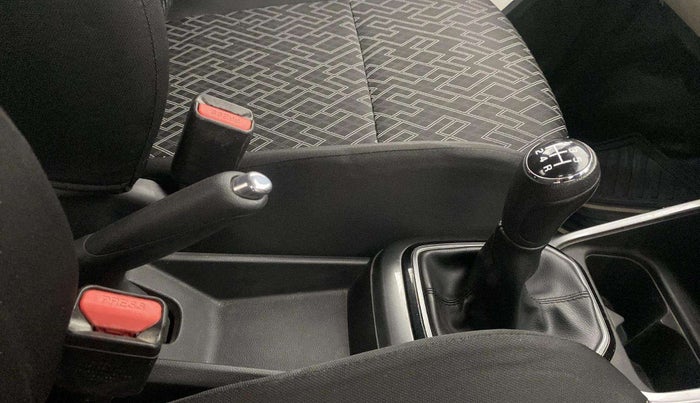 2020 Maruti IGNIS ZETA 1.2 DUAL TONE, Petrol, Manual, 31,145 km, Gear Lever