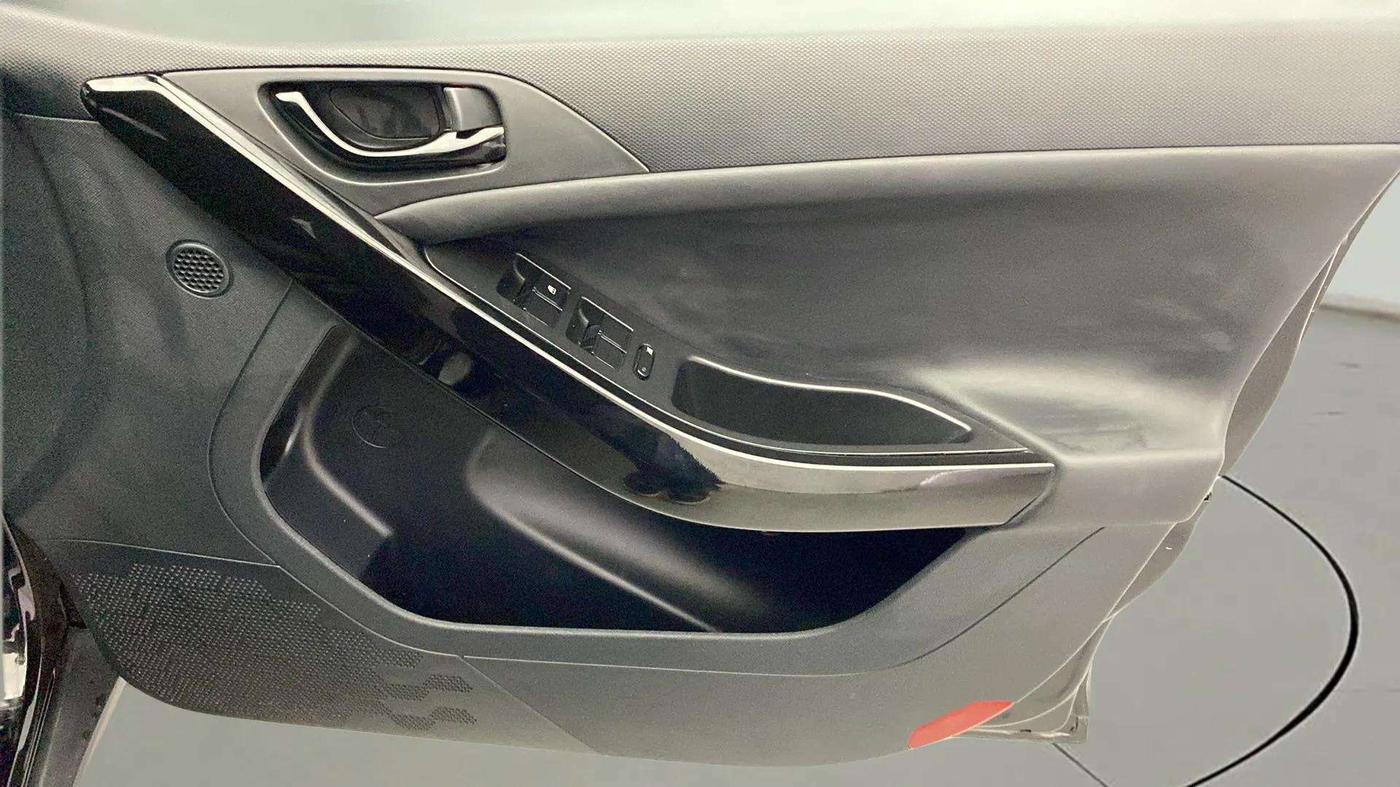 2023 Tata NEXON XZ PLUS LUX SUNROOF DARK PETROL, Petrol, Manual, 19,984 km, Driver Side Door Panels Control