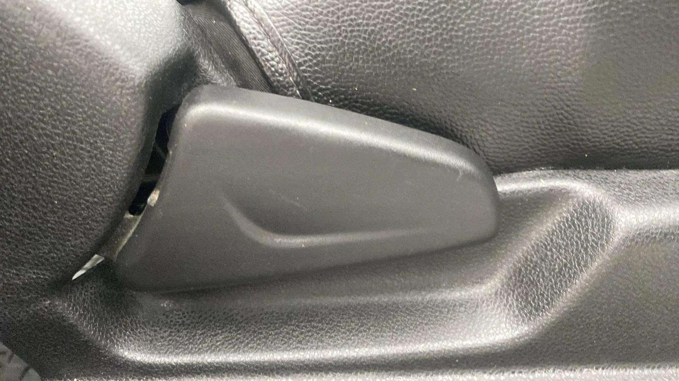2019 Renault Kwid RXL, Petrol, Manual, 47,495 km, Driver Side Adjustment Panel