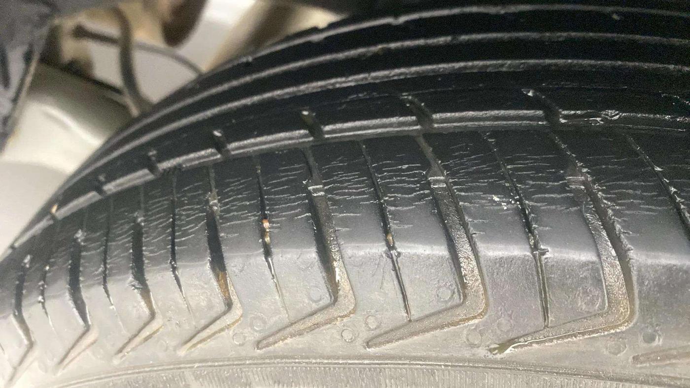 2019 Renault Kwid RXL, Petrol, Manual, 47,495 km, Left Rear Tyre Tread