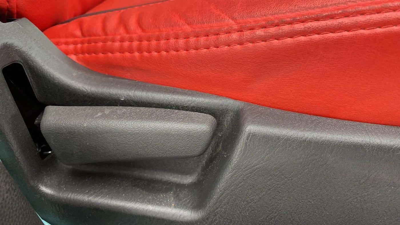 2022 Maruti Alto LXI O, Petrol, Manual, 2,640 km, Driver Side Adjustment Panel