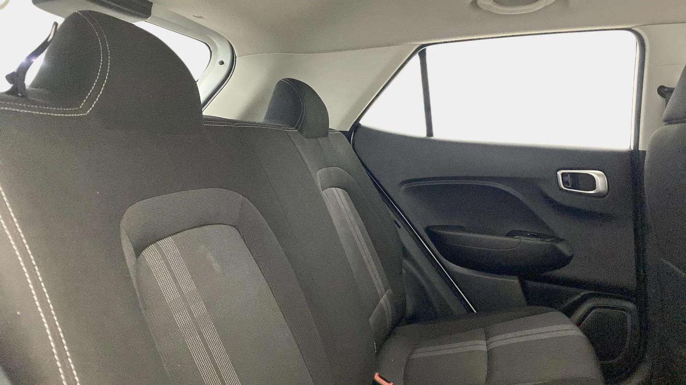2022 Hyundai VENUE S 1.2, CNG, Manual, 22,376 km, Right Side Rear Door Cabin