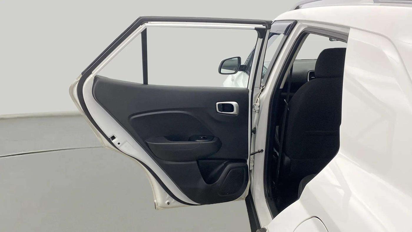 2022 Hyundai VENUE S 1.2, CNG, Manual, 22,376 km, LHS Rear Door