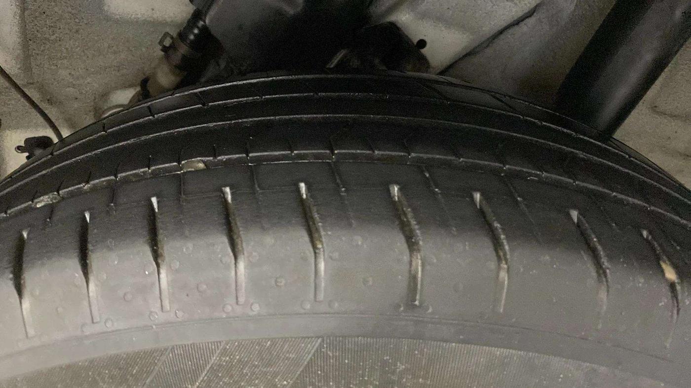 2022 Hyundai VENUE S 1.2, CNG, Manual, 22,376 km, Left Rear Tyre Tread