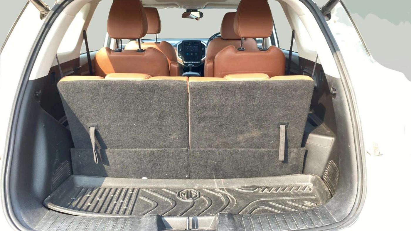 2020 MG HECTOR PLUS SHARP 1.5 PETROL TURBO CVT 6-STR, Petrol, Automatic, 59,533 km, Boot Inside