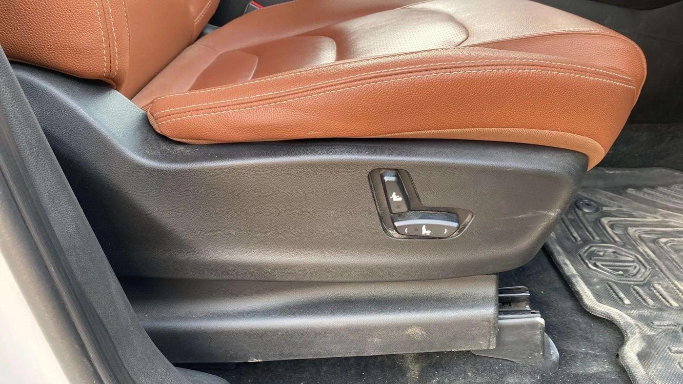 2020 MG HECTOR PLUS SHARP 1.5 PETROL TURBO CVT 6-STR, Petrol, Automatic, 59,533 km, Driver Side Adjustment Panel