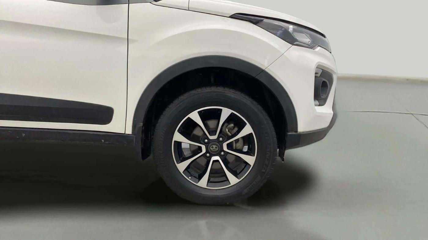 2020 Tata NEXON XZA PLUS PETROL, Petrol, Automatic, 67,625 km, Right Front Wheel