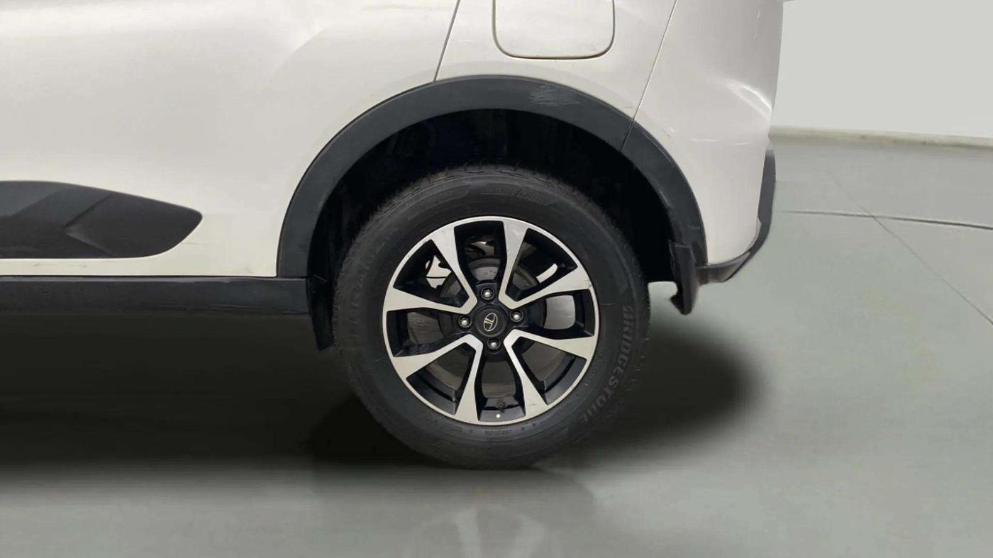 2020 Tata NEXON XZA PLUS PETROL, Petrol, Automatic, 67,625 km, Left Rear Wheel