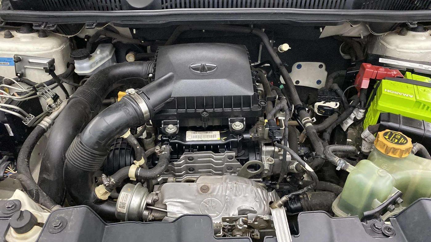 2020 Tata NEXON XZA PLUS PETROL, Petrol, Automatic, 67,625 km, Engine View