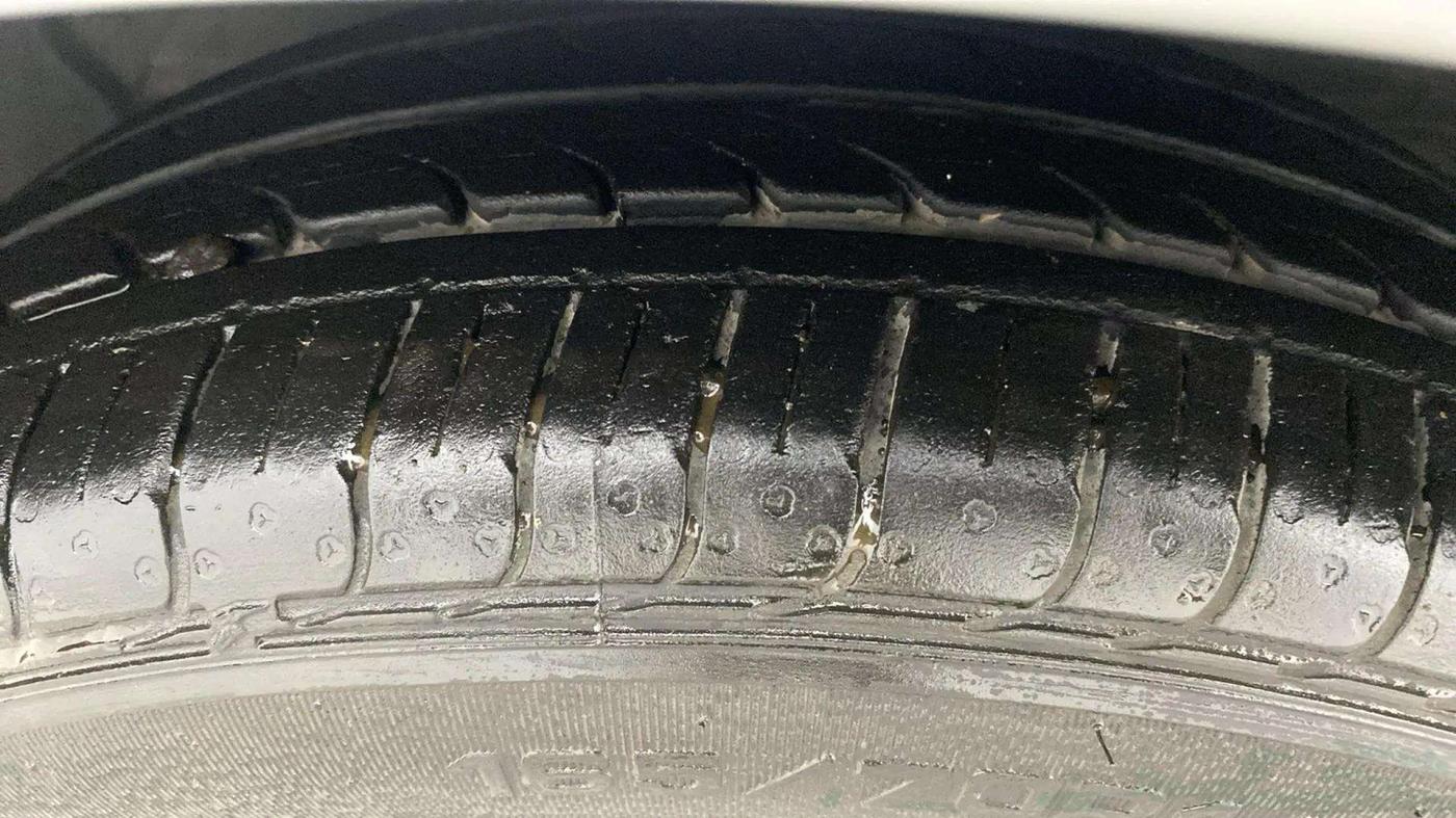 2016 Hyundai Xcent S 1.2, Petrol, Manual, 67,322 km, Left Front Tyre Tread