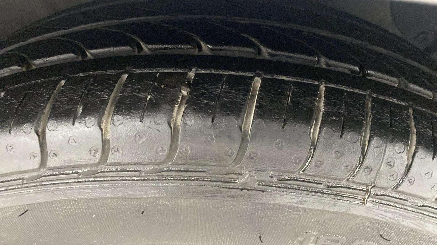 2016 Hyundai Xcent S 1.2, Petrol, Manual, 67,322 km, Right Front Tyre Tread