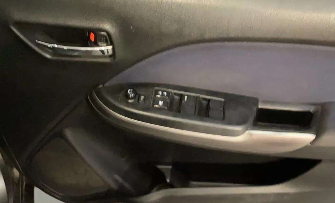 2019 Maruti Baleno ALPHA CVT PETROL 1.2, Petrol, Automatic, 94,894 km, Driver Side Door Panels Control