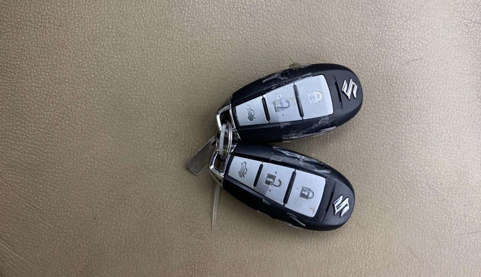 2019 Maruti Ciaz ALPHA 1.5 SHVS PETROL, Petrol, Manual, 33,979 km, Key Close Up