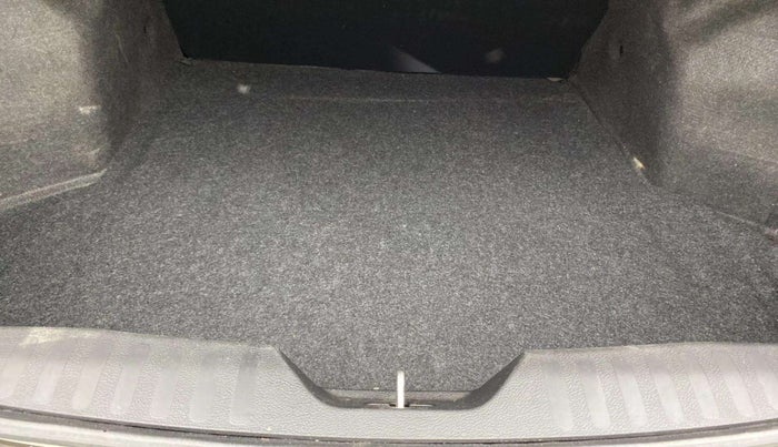 2019 Maruti Ciaz ALPHA 1.5 SHVS PETROL, Petrol, Manual, 33,979 km, Boot Inside