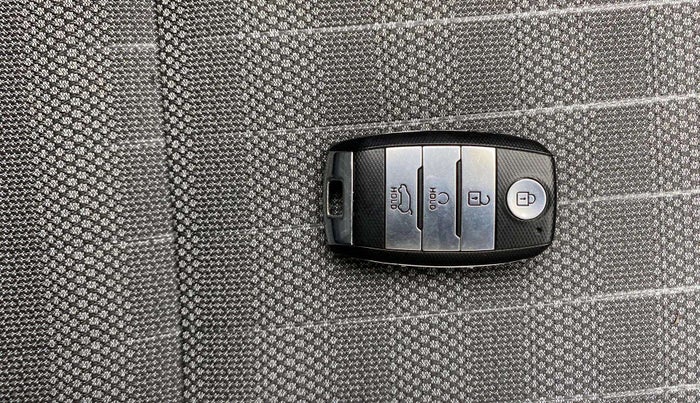 2021 KIA SONET HTK PLUS 1.0 DCT, Petrol, Automatic, 40,175 km, Key Close Up
