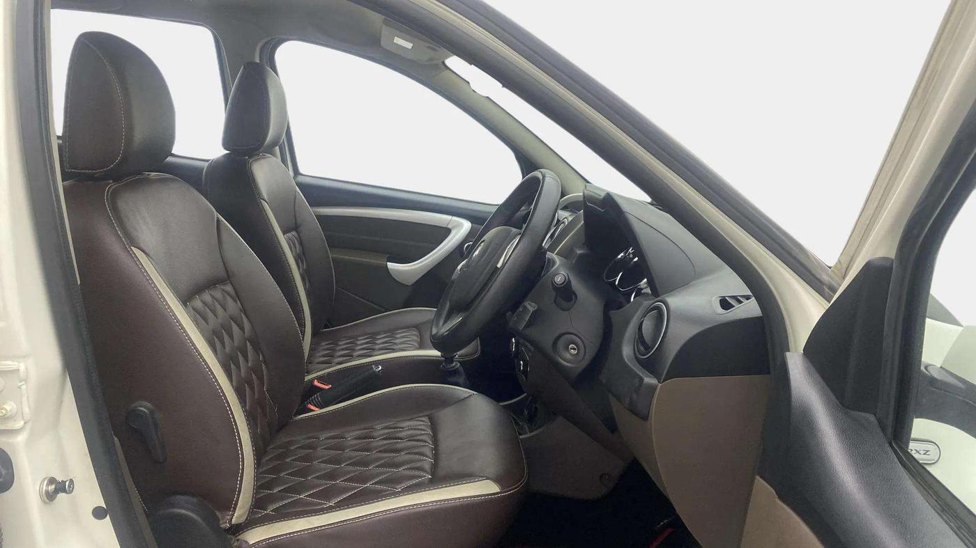 2018 Renault Duster 110 PS RXZ DIESEL, Diesel, Manual, 53,061 km, Right Side Front Door Cabin