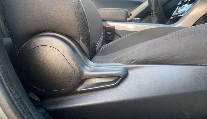 2021 Tata NEXON XM SUNROOF PETROL, Petrol, Manual, 40,118 km, Driver Side Adjustment Panel