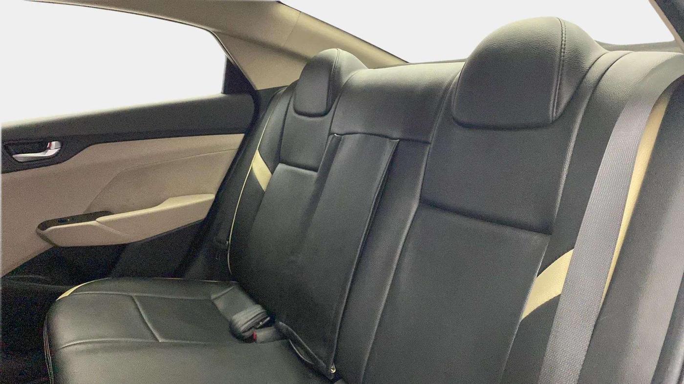 2018 Hyundai Verna 1.6 VTVT SX, Petrol, Manual, 50,455 km, Right Side Rear Door Cabin