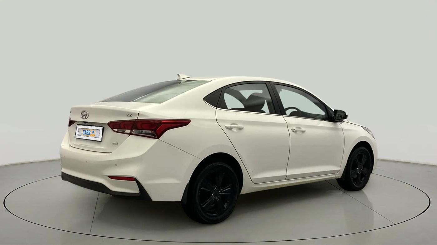 2018 Hyundai Verna 1.6 VTVT SX, Petrol, Manual, 50,455 km, Right Back Diagonal