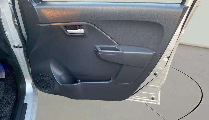 2023 Maruti Alto VXI PLUS, Petrol, Manual, 17,160 km, Driver Side Door Panels Control