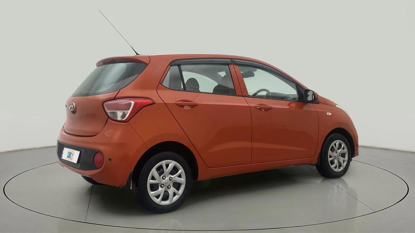 2017 Hyundai Grand i10 MAGNA 1.2 KAPPA VTVT, Petrol, Manual, 39,076 km, Right Back Diagonal