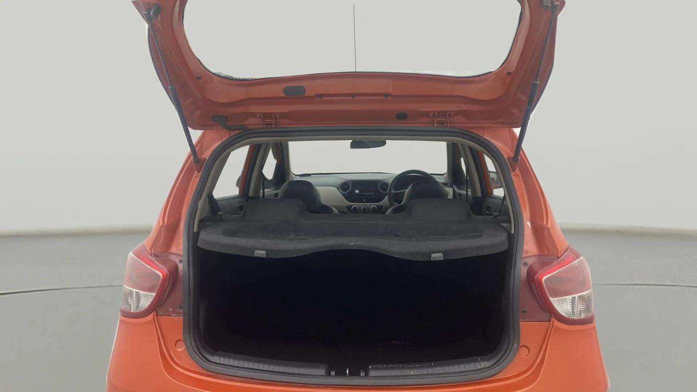 2017 Hyundai Grand i10 MAGNA 1.2 KAPPA VTVT, Petrol, Manual, 39,076 km, Boot Inside