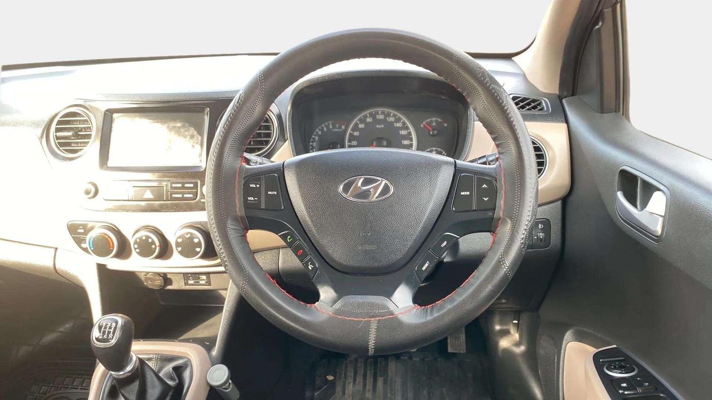 2017 Hyundai Grand i10 SPORTZ (O) 1.2 KAPPA VTVT, Petrol, Manual, 42,308 km, Steering Wheel Close Up