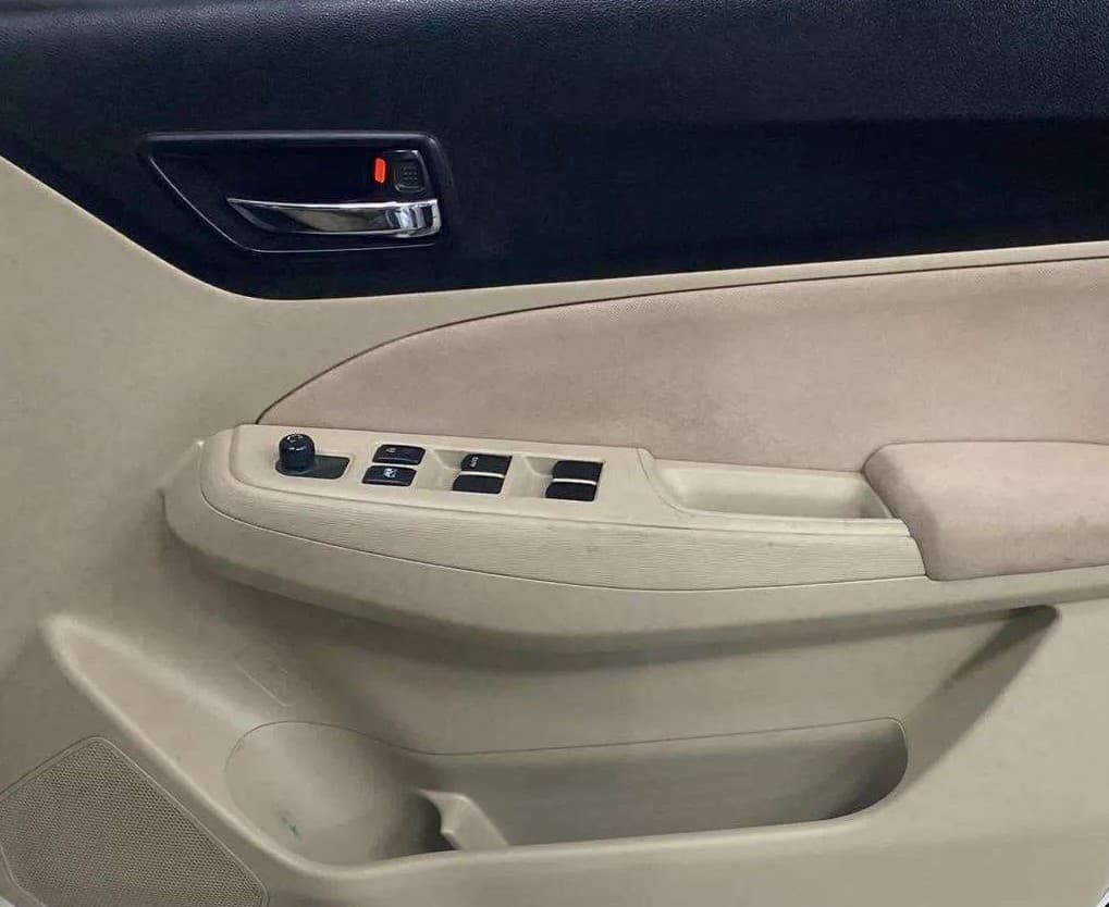 2018 Maruti Dzire VXI AMT, Petrol, Automatic, 32,833 km, Driver Side Door Panels Control