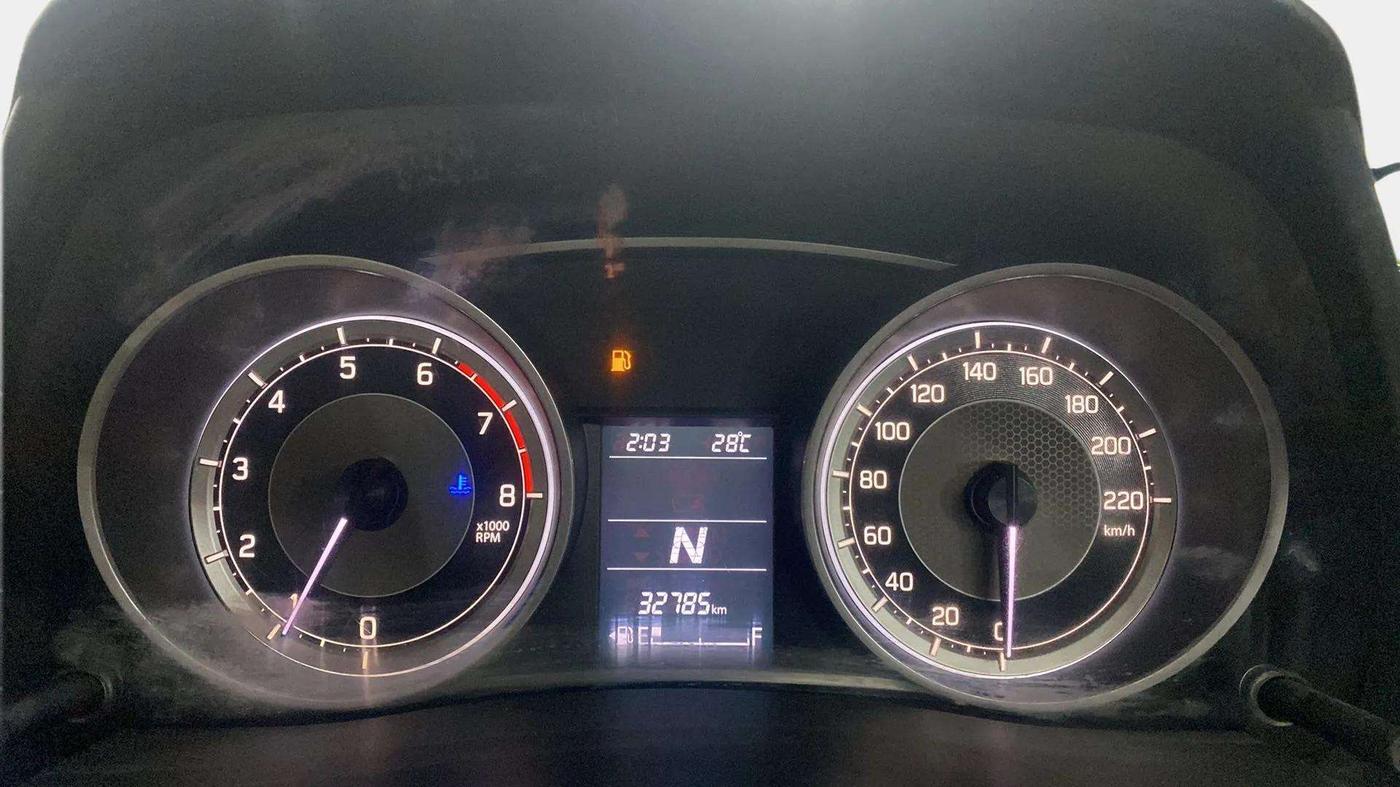 2018 Maruti Dzire VXI AMT, Petrol, Automatic, 32,833 km, Odometer Image