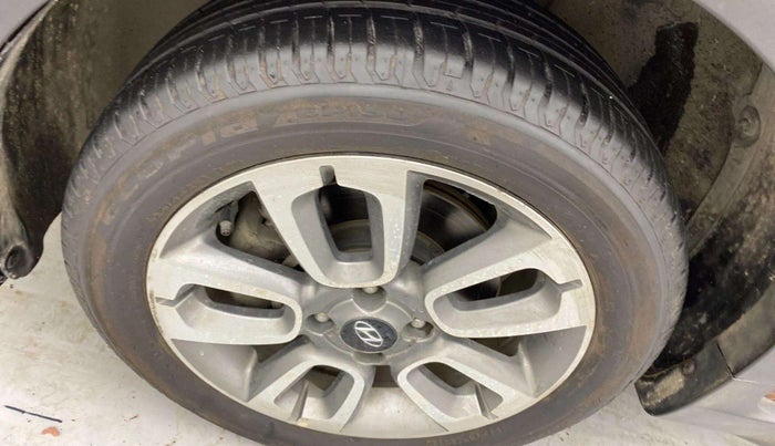 2015 Hyundai i20 Active 1.2 S, Petrol, Manual, 35,136 km, Left front tyre - Minor crack