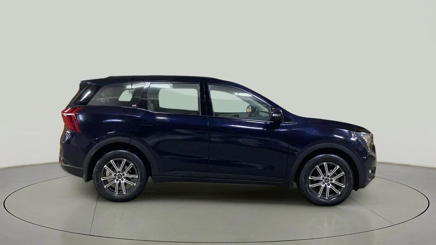 2023 Mahindra XUV700 AX 7 D AT 7 STR, Diesel, Automatic, 16,254 km, Right Side View