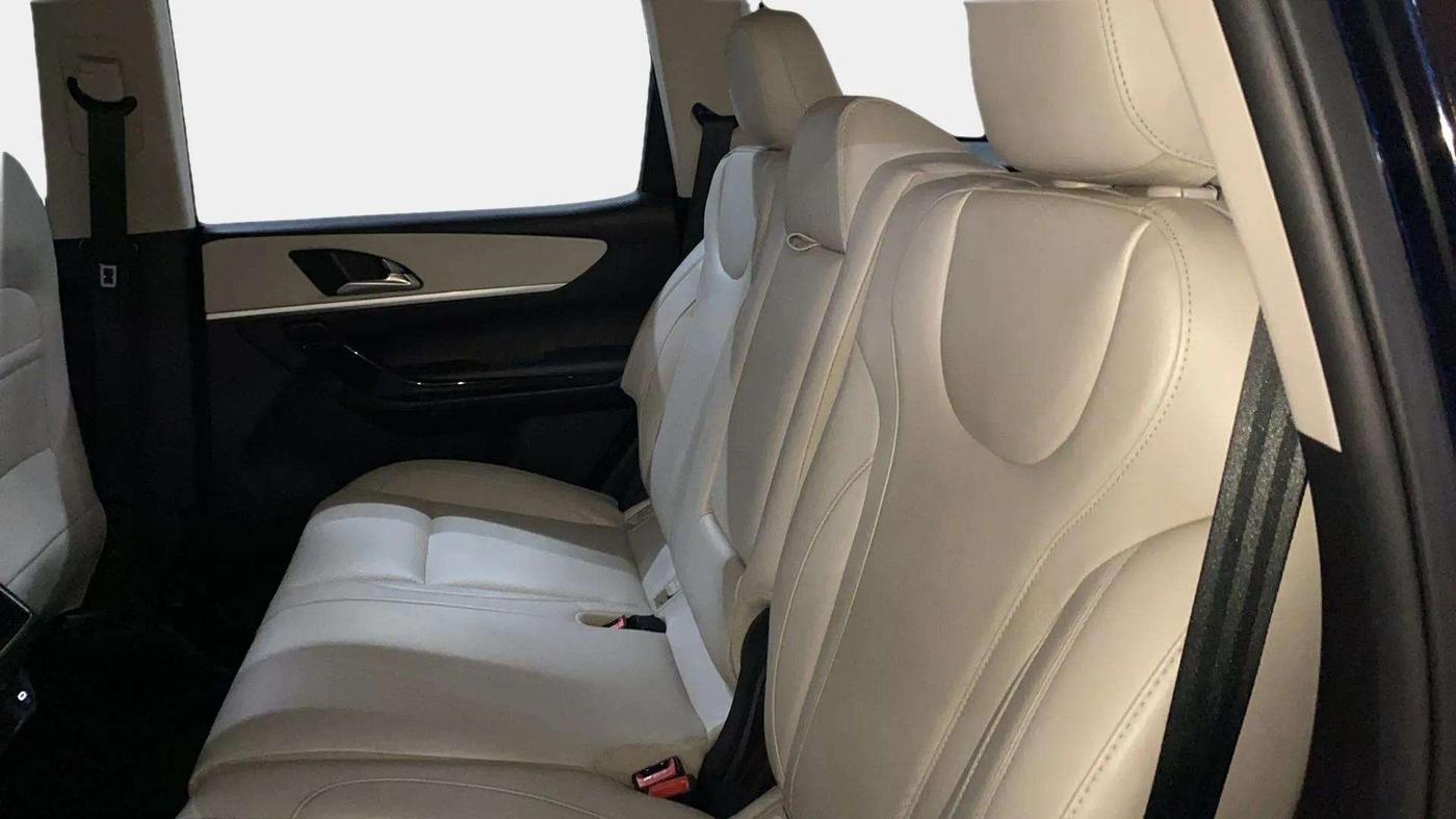 2023 Mahindra XUV700 AX 7 D AT 7 STR, Diesel, Automatic, 16,254 km, Right Side Rear Door Cabin