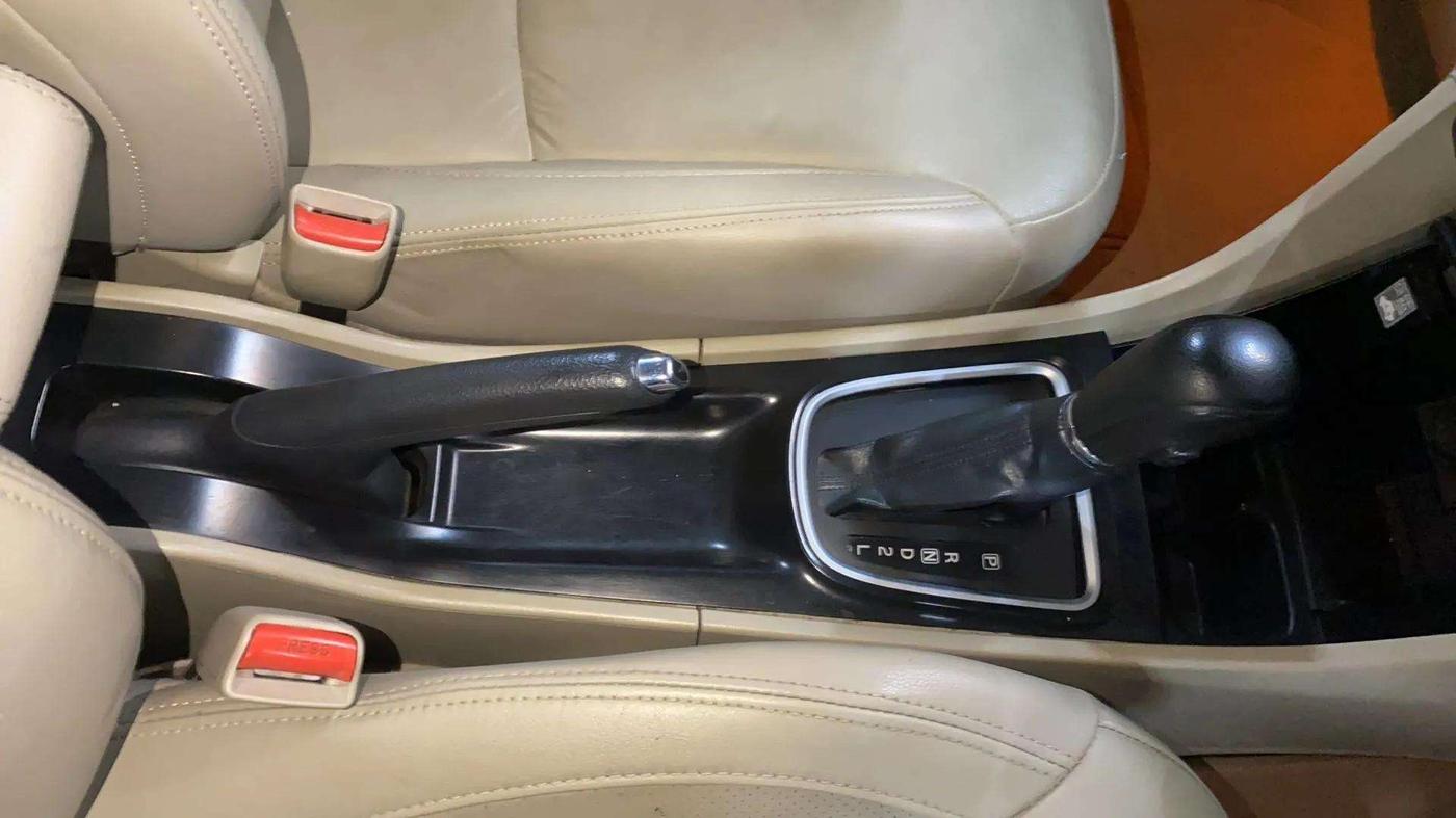 2020 Maruti Ciaz ALPHA  AT 1.5 SHVS PETROL, Petrol, Automatic, 31,580 km, Gear Lever