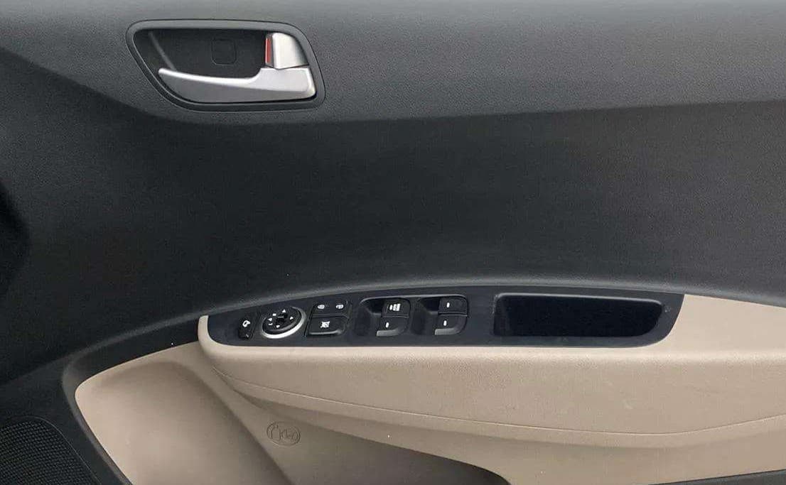 2019 Hyundai Grand i10 SPORTZ 1.2 KAPPA VTVT, Petrol, Manual, 33,564 km, Driver Side Door Panels Control