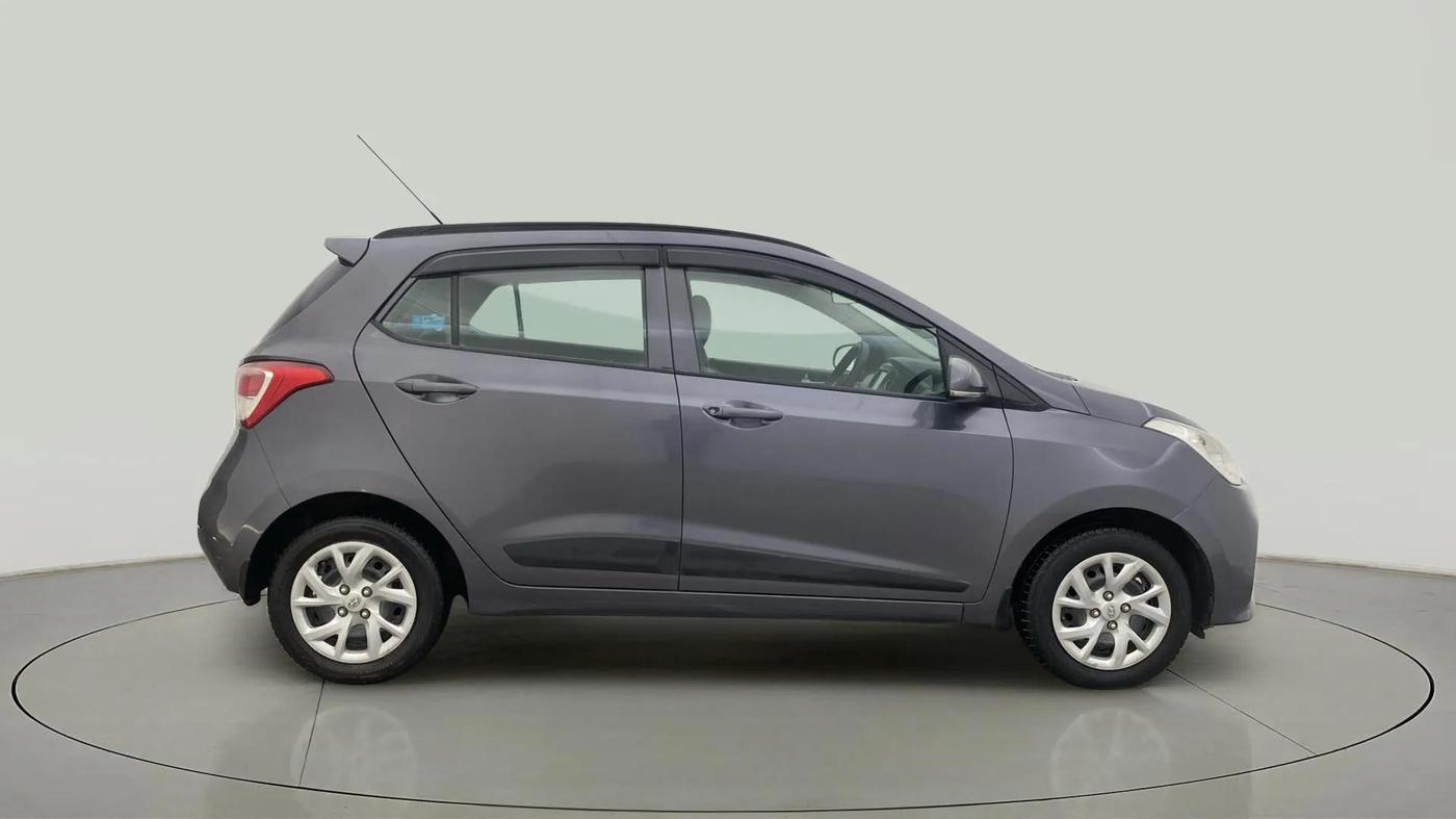 2019 Hyundai Grand i10 SPORTZ 1.2 KAPPA VTVT, Petrol, Manual, 33,564 km, Right Side View