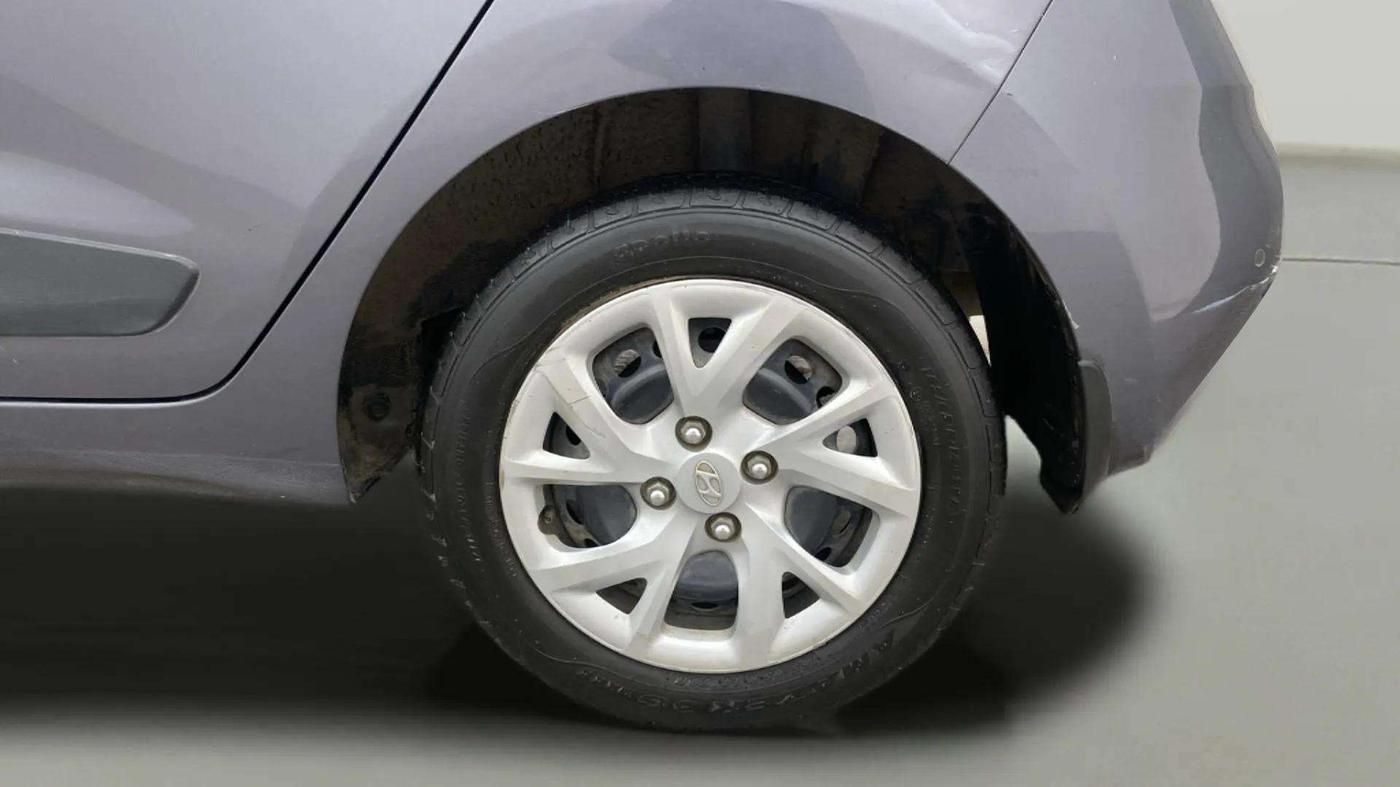 2019 Hyundai Grand i10 SPORTZ 1.2 KAPPA VTVT, Petrol, Manual, 33,564 km, Left Rear Wheel