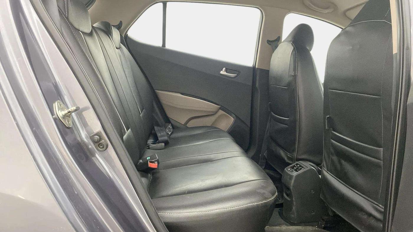 2019 Hyundai Grand i10 SPORTZ 1.2 KAPPA VTVT, Petrol, Manual, 33,564 km, Right Side Rear Door Cabin