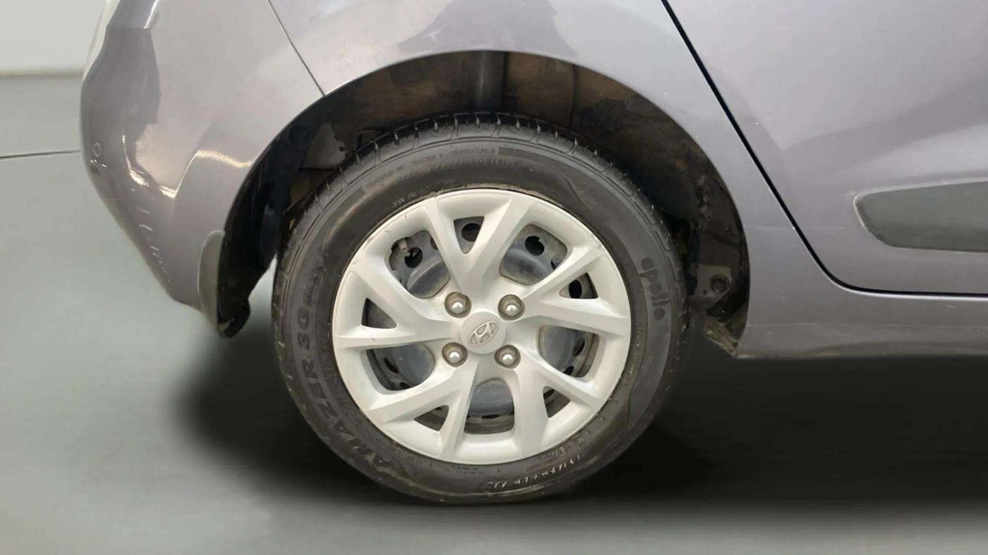 2019 Hyundai Grand i10 SPORTZ 1.2 KAPPA VTVT, Petrol, Manual, 33,564 km, Right Rear Wheel