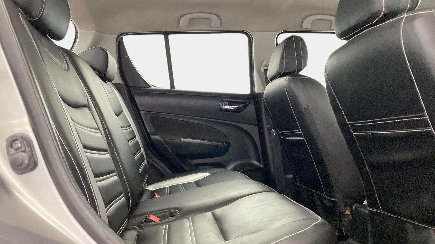 2016 Maruti Swift VXI, Petrol, Manual, 55,971 km, Right Side Rear Door Cabin