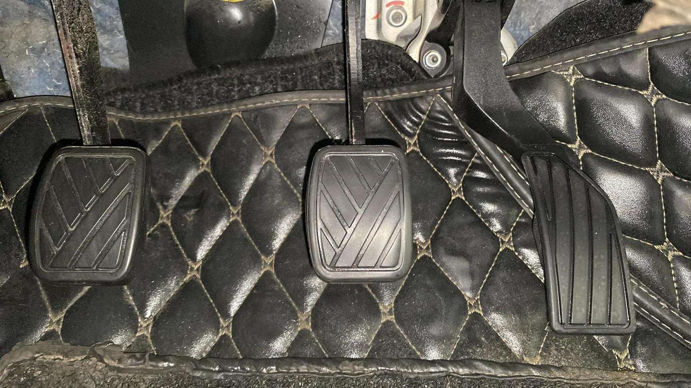 2016 Maruti Swift VXI, Petrol, Manual, 55,971 km, Pedals