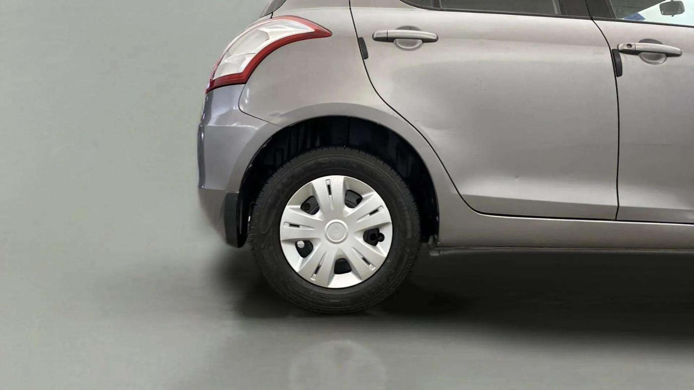 2016 Maruti Swift VXI, Petrol, Manual, 55,971 km, Right Rear Wheel