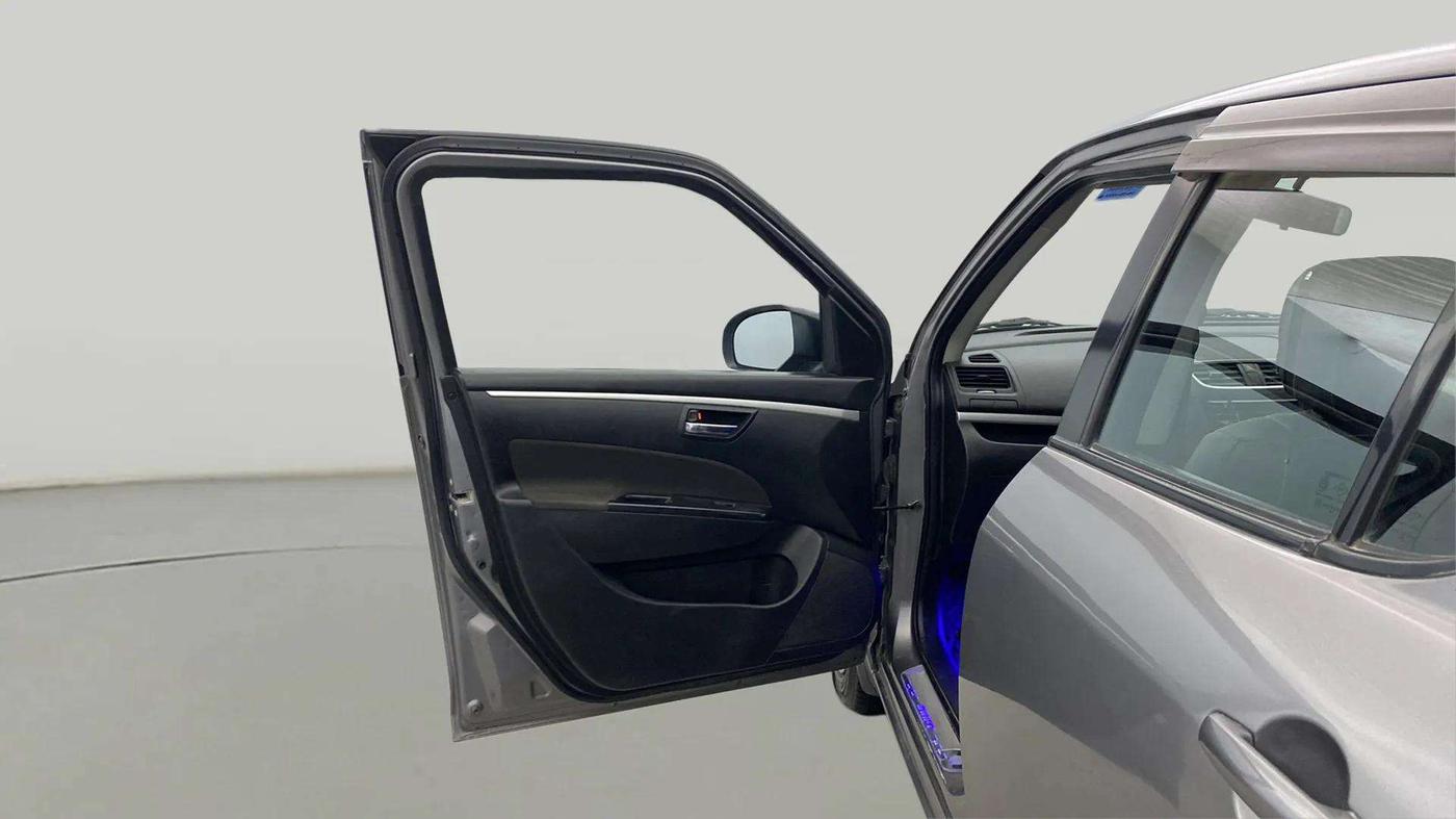 2016 Maruti Swift VXI, Petrol, Manual, 55,971 km, LHS Front Door