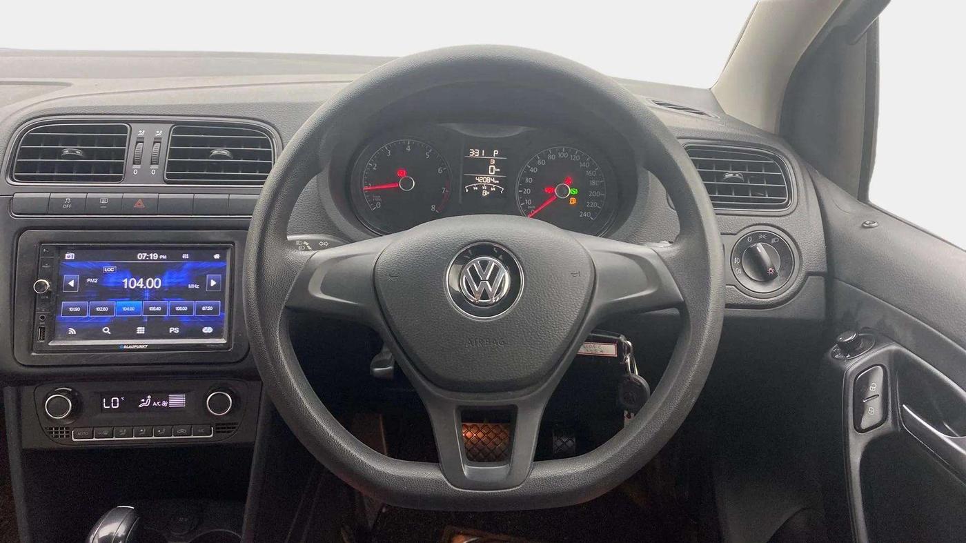2022 Volkswagen Polo COMFORTLINE 1.0L TSI AT, Petrol, Automatic, 42,458 km, Steering Wheel Close Up
