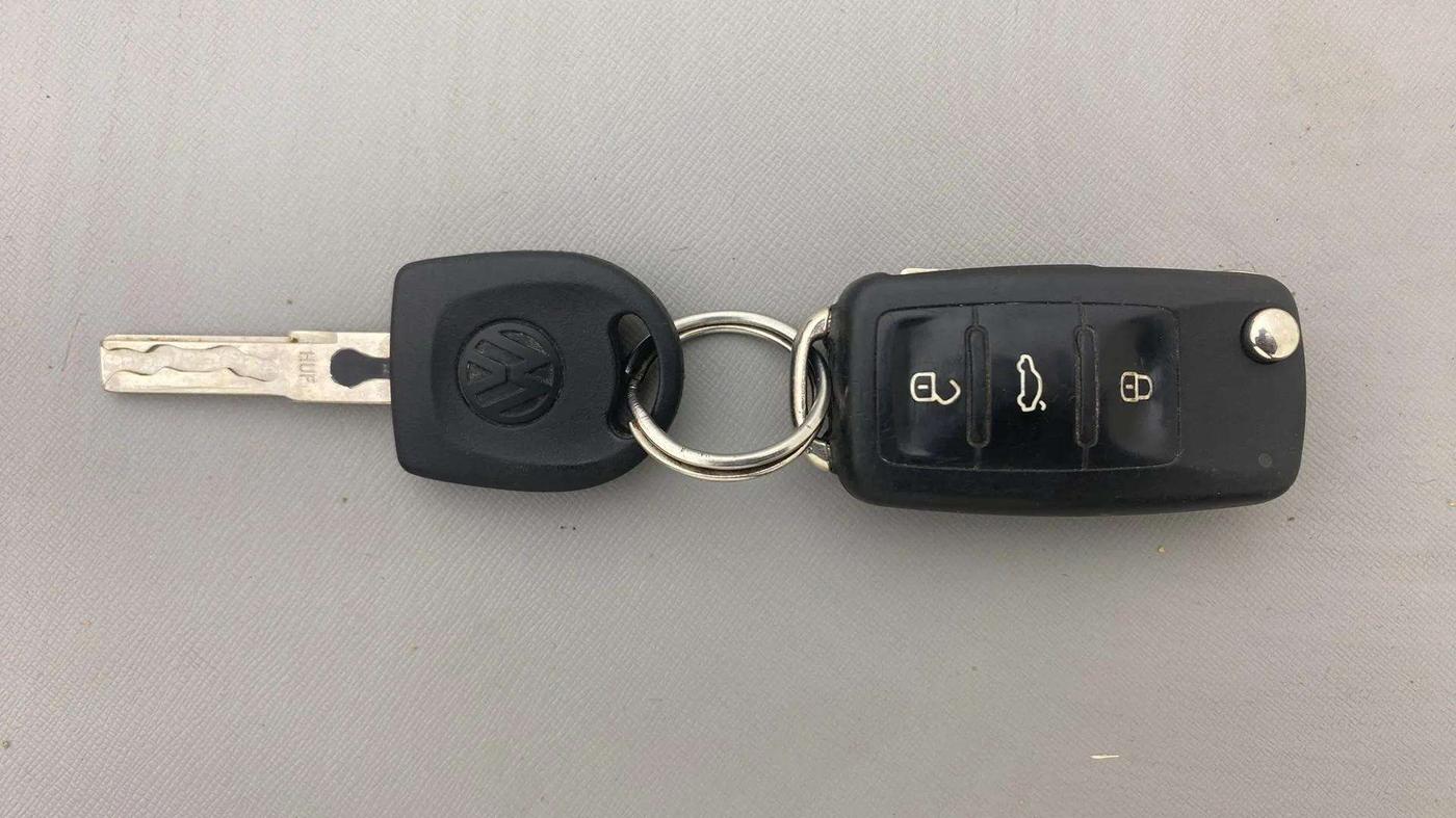 2022 Volkswagen Polo COMFORTLINE 1.0L TSI AT, Petrol, Automatic, 42,458 km, Key Close Up