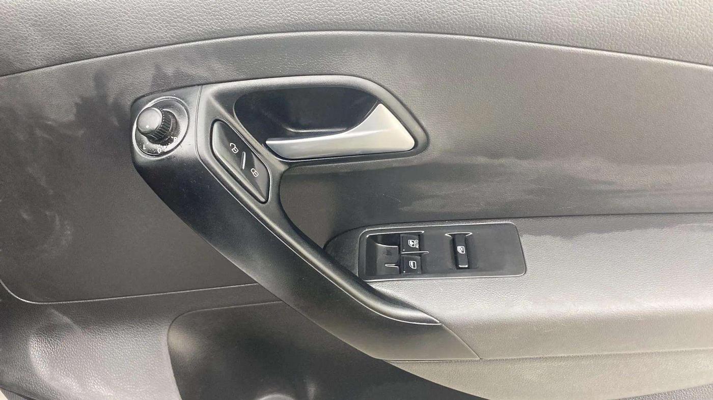 2022 Volkswagen Polo COMFORTLINE 1.0L TSI AT, Petrol, Automatic, 42,458 km, Driver Side Door Panels Control