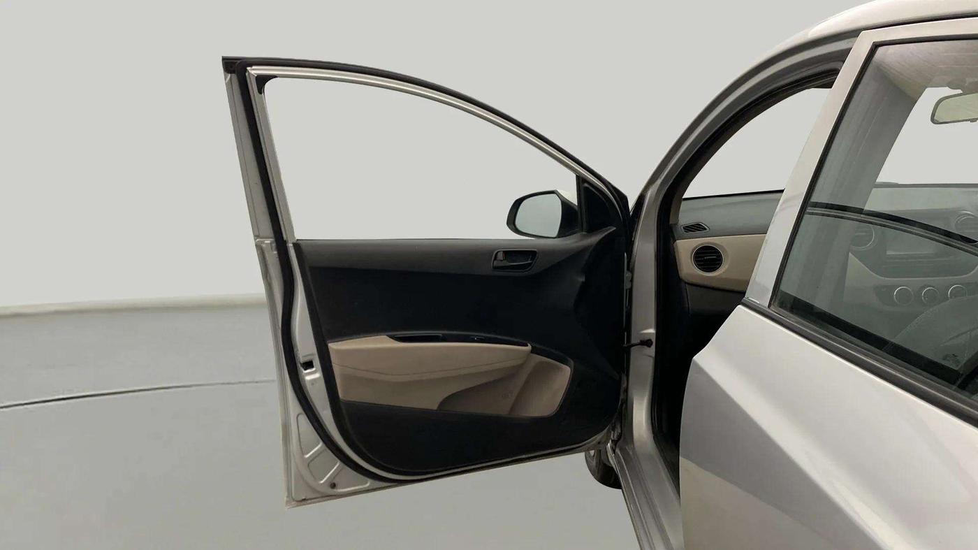 2018 Hyundai Grand i10 MAGNA 1.2 KAPPA VTVT, CNG, Manual, 49,924 km, LHS Front Door