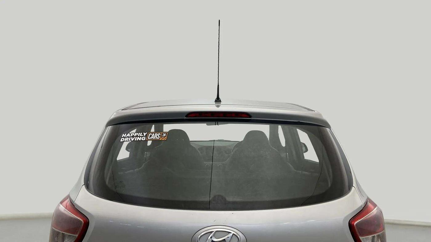 2018 Hyundai Grand i10 MAGNA 1.2 KAPPA VTVT, CNG, Manual, 49,924 km, Rear Windshield