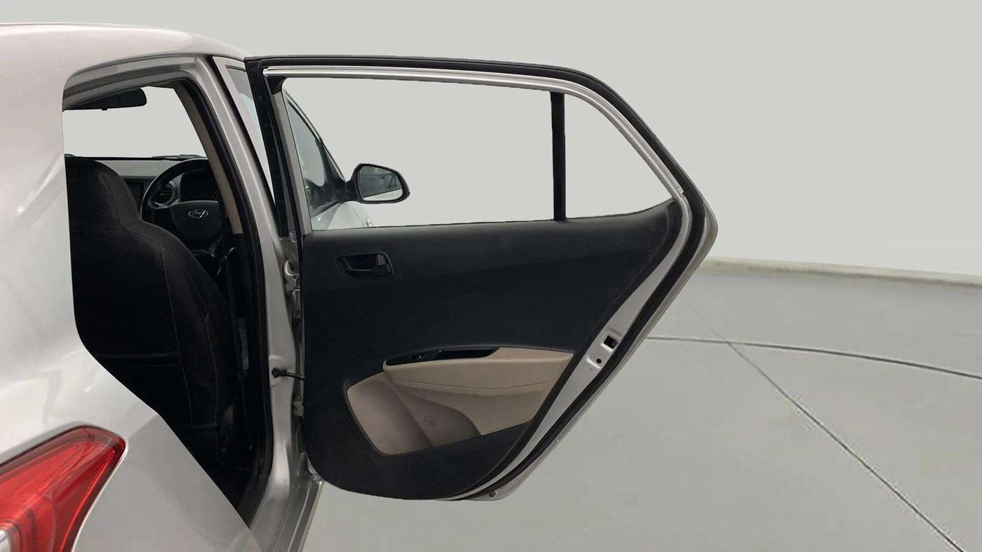 2018 Hyundai Grand i10 MAGNA 1.2 KAPPA VTVT, CNG, Manual, 49,924 km, RHS Rear Door