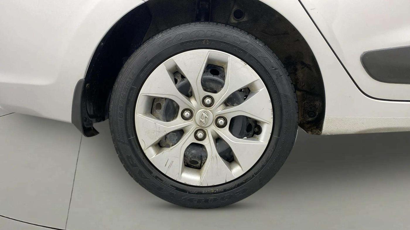 2015 Hyundai Xcent S 1.2, Petrol, Manual, 52,737 km, Right Rear Wheel